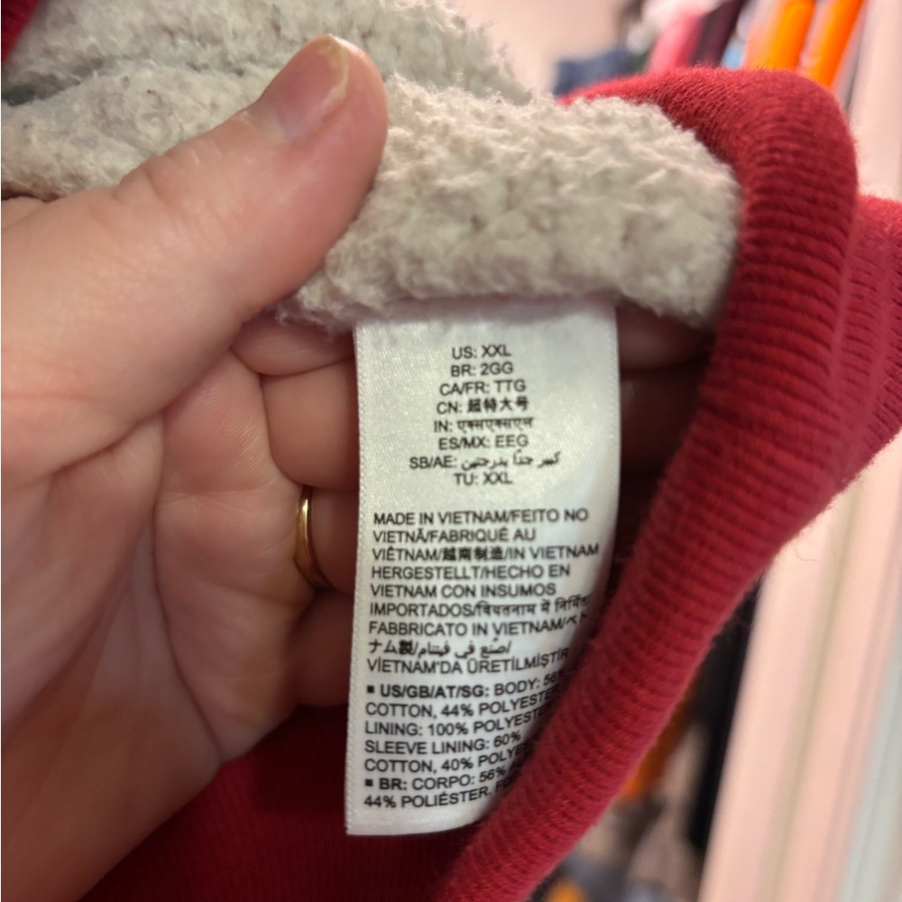 Amazon Essentials Hoodie, Sherpa-Lined Full-Zip Fleece Sweatshirt - Picture 4 of 4